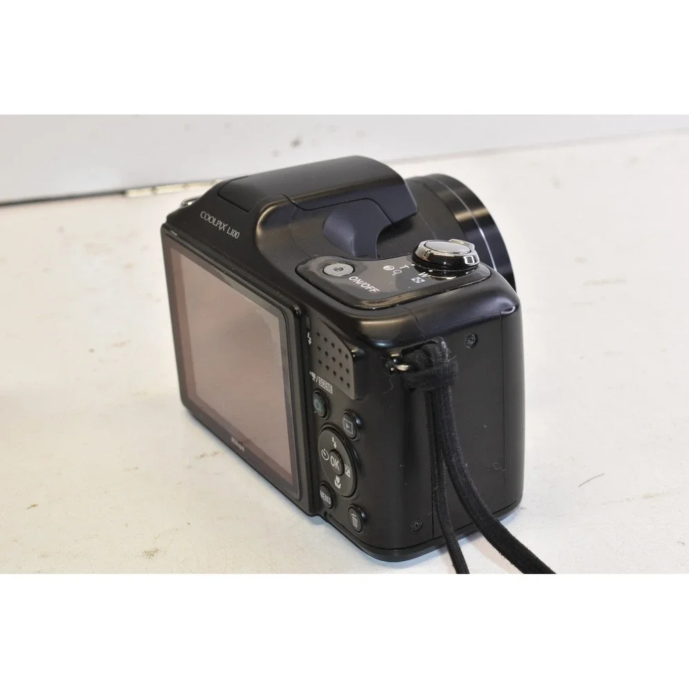 Nikon Coolpix L100 Digital Camera Black 15x Optical Zoom VR For Parts/ AS IS